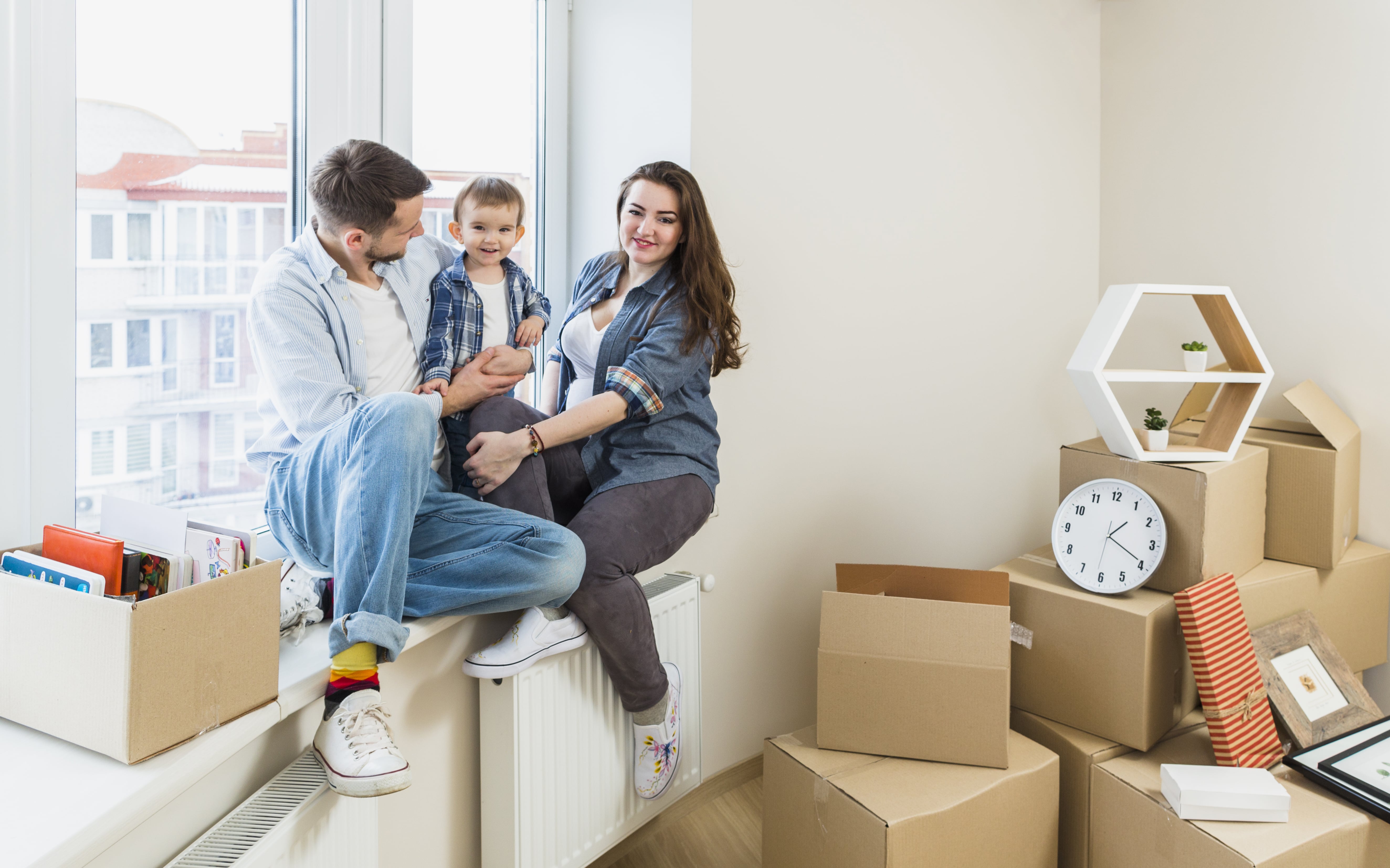 Familia en departamento moderno - Inmobiliaria Alba